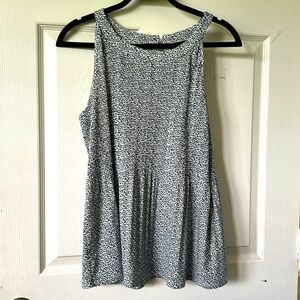 Black and white vine print sleeveless top size XL